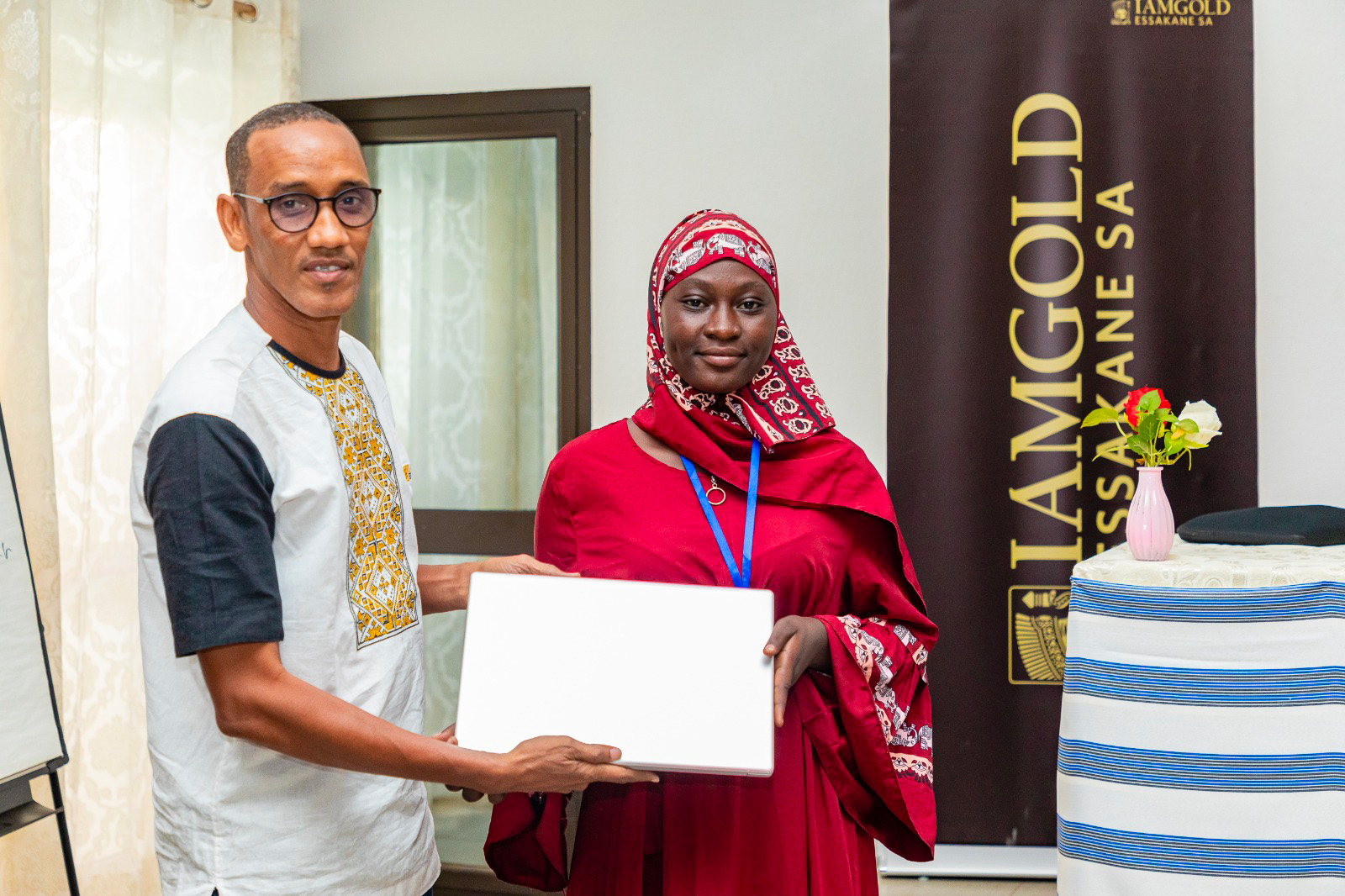 IAMGOLD Essakane SA offre 10 bourses d’études Excellence aux enfants des travailleurs 